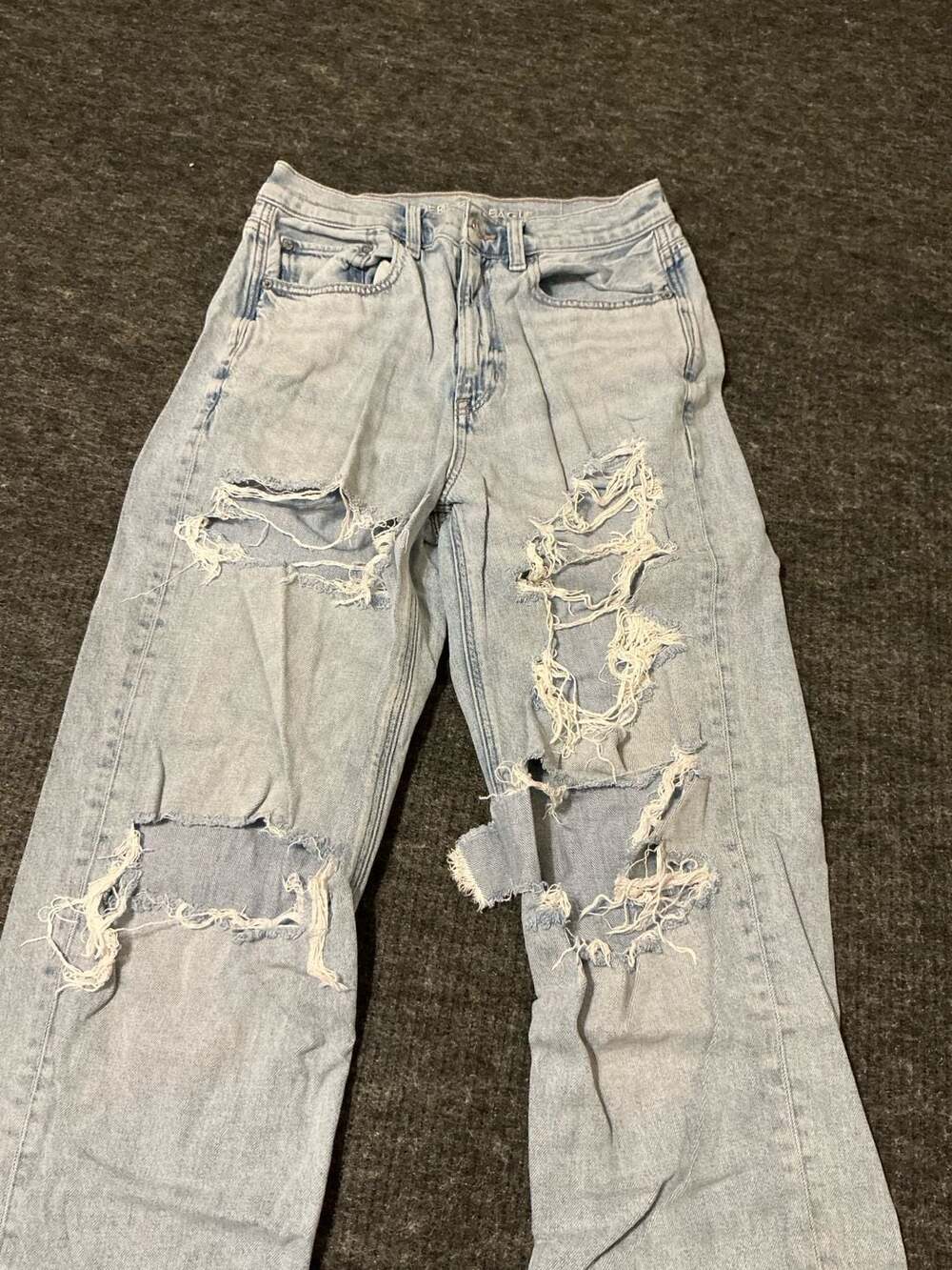 American Eagle Distressed Jeans Womens Size 6 Regular Light Wash Ripped Denim
